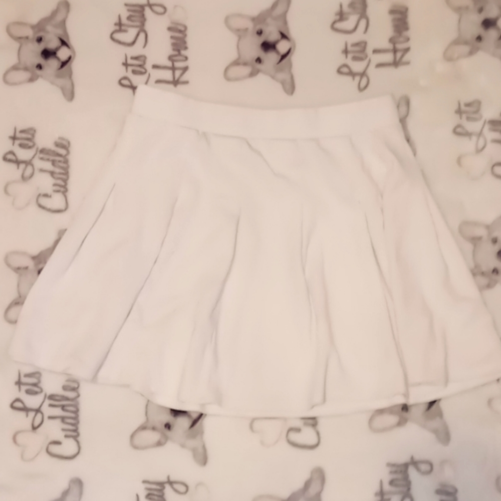 Cute white skirt